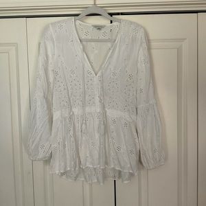 White American Eagle eyelet long sleeve